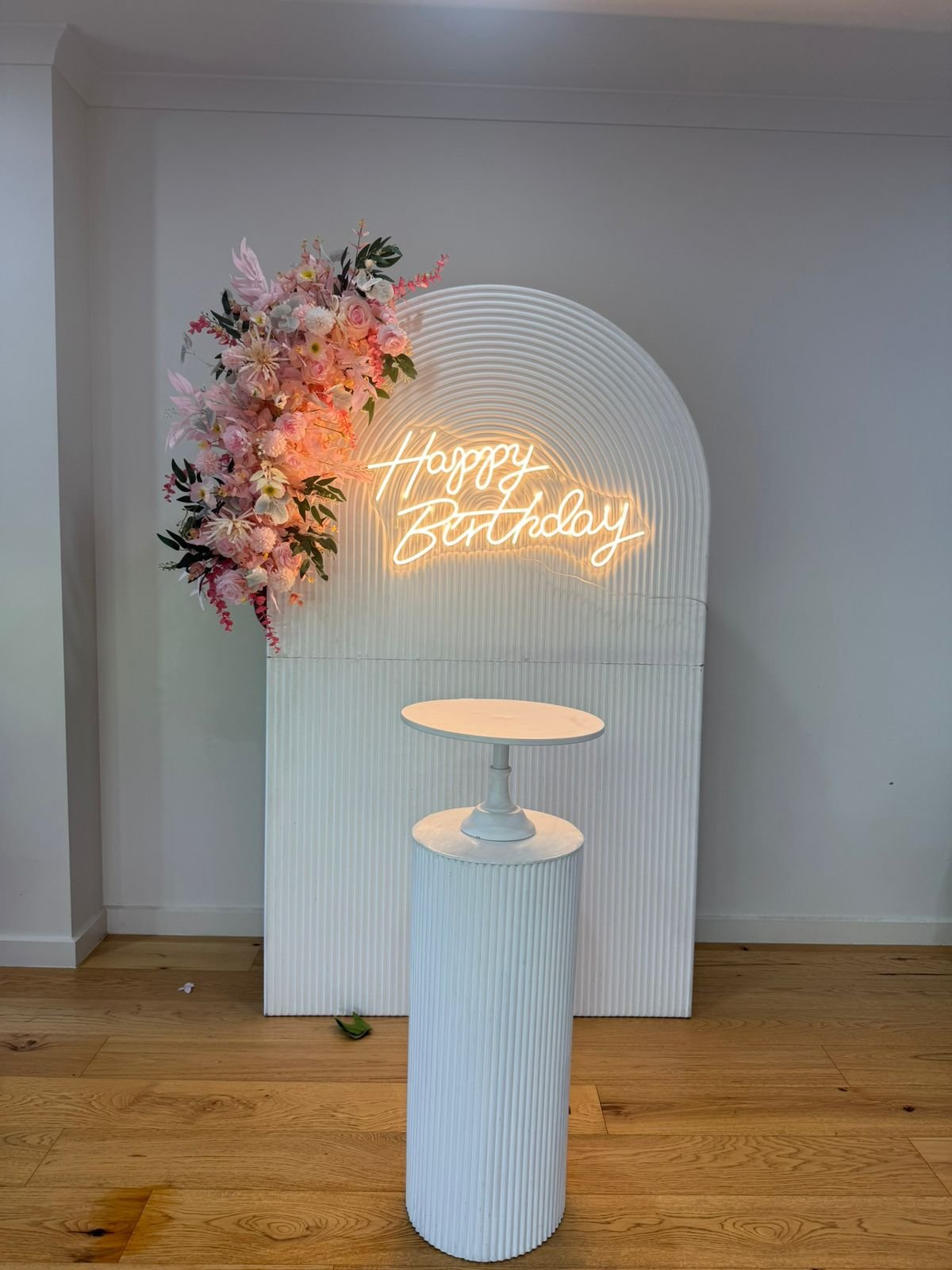 Light pink flower Setup with Green Leaves  D3